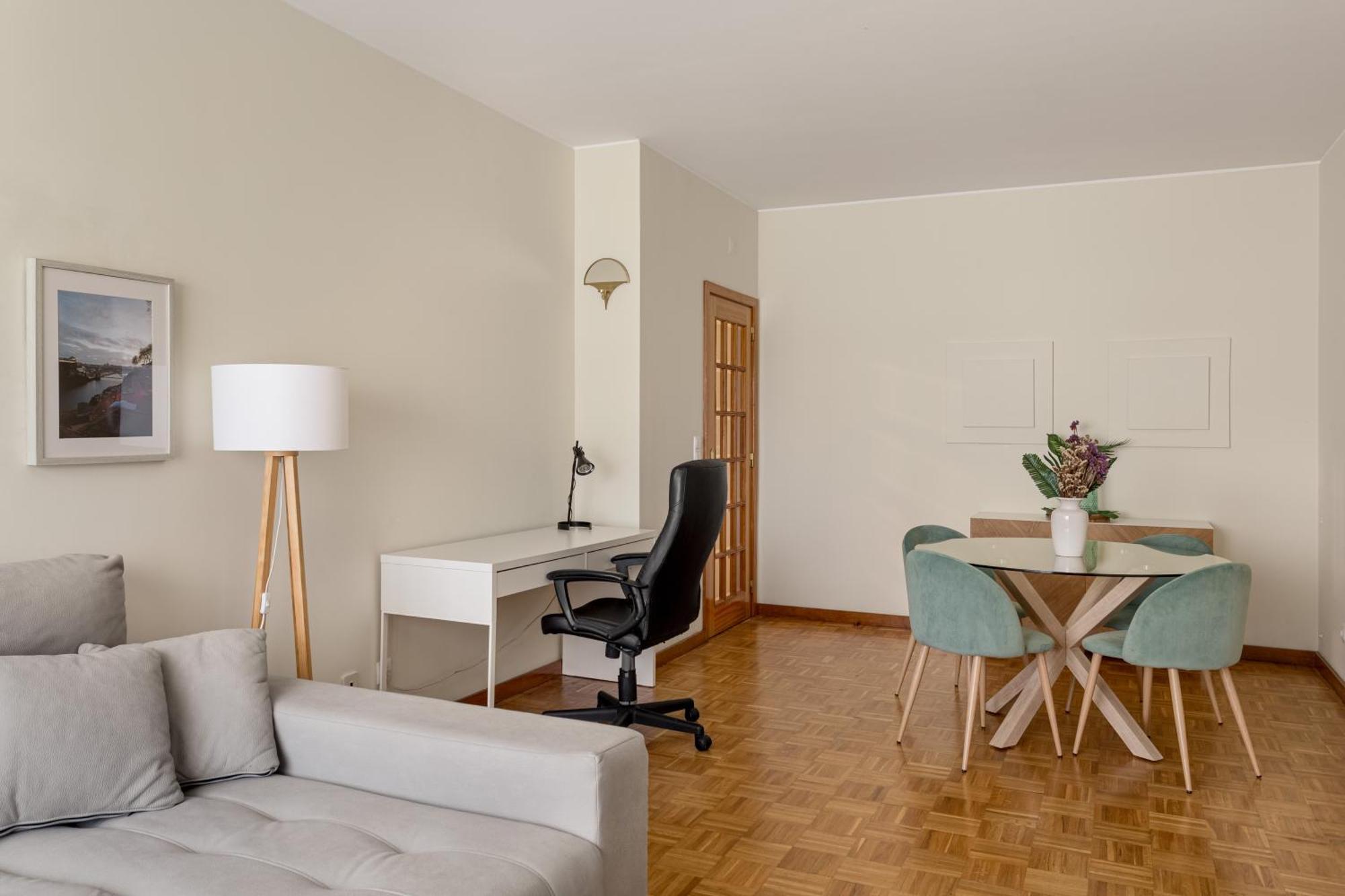Joivy Stylish City Centre Flat With Parking Maia  Exterior photo